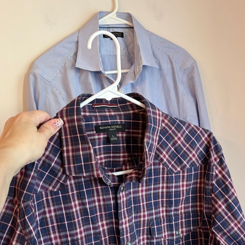 Banana Republic men’s pair of Button-Up Pearl snap Shirts size L slim EUC casual